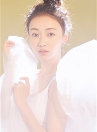 舞蹈美女明星吴谨言吊带长裙酥胸人体艺术照片(5)